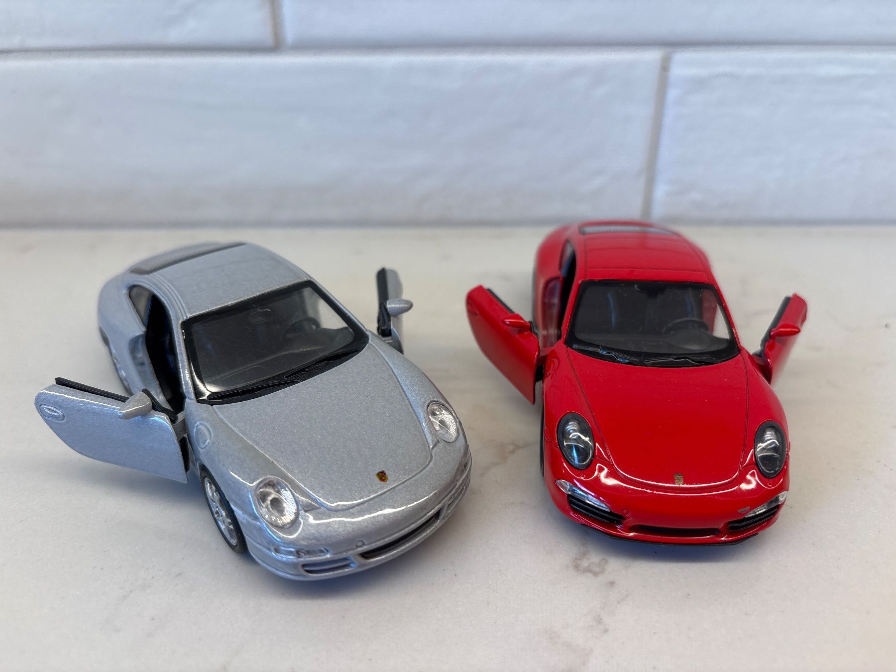 Welly Modellini d'auto: Welly 2 Porsche 911 1/36 – Usato da Gollion venduto da Hampton 3