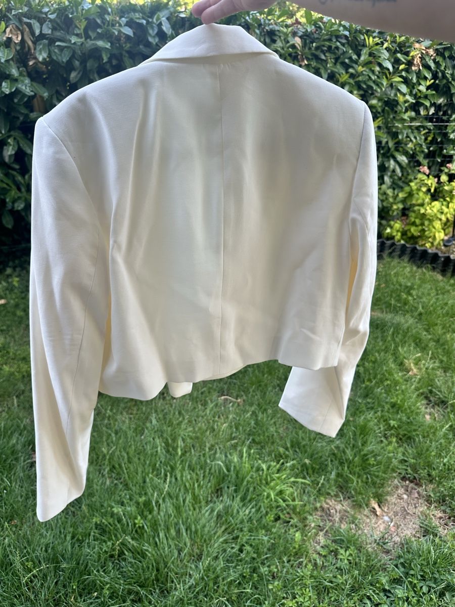 Stradivarius Giacche: Blazer court Stradivarius taille M neuf – Nuovo e nell'imballaggio originale da Plan-les-Ouates venduto da aur_z5pj 2
