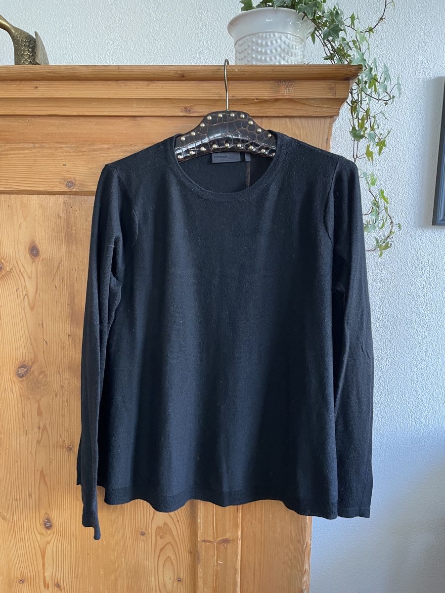 Pullover & Sweatshirts: Minimum | Schwarzer Strickpullover | Wolle | Grösse S – Gebraucht aus Zürich von samira12382 1