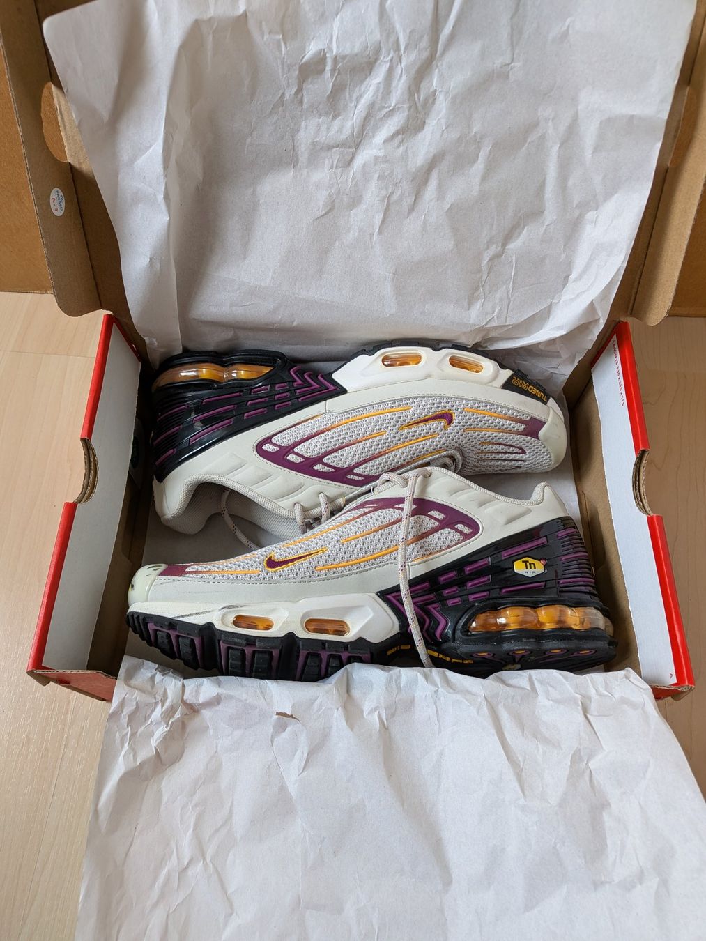 Nike Scarpe da uomo: nike air max plus 3 (light bone viotech) – Usato da Utzigen venduto da elu64 1