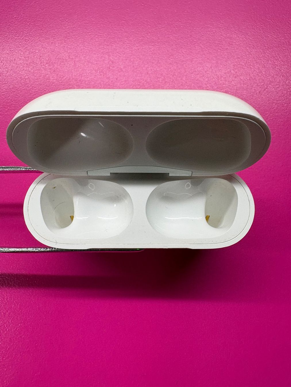 Apple Cuffie: Apple AirPods Pro 1 charging case (A 2190). – Usato da Lausanne venduto da Zorrus77 3