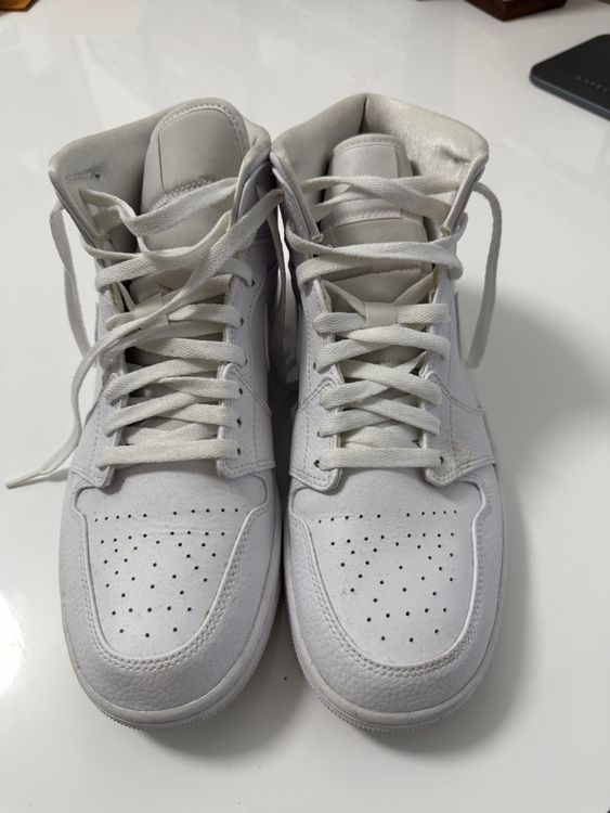 Nike Chaussures hommes: Nike Air Jordan 1 Mid Weiss Gr. 44.5 Sneaker – D'occasion à Emmenbrücke par Lalaloni 1