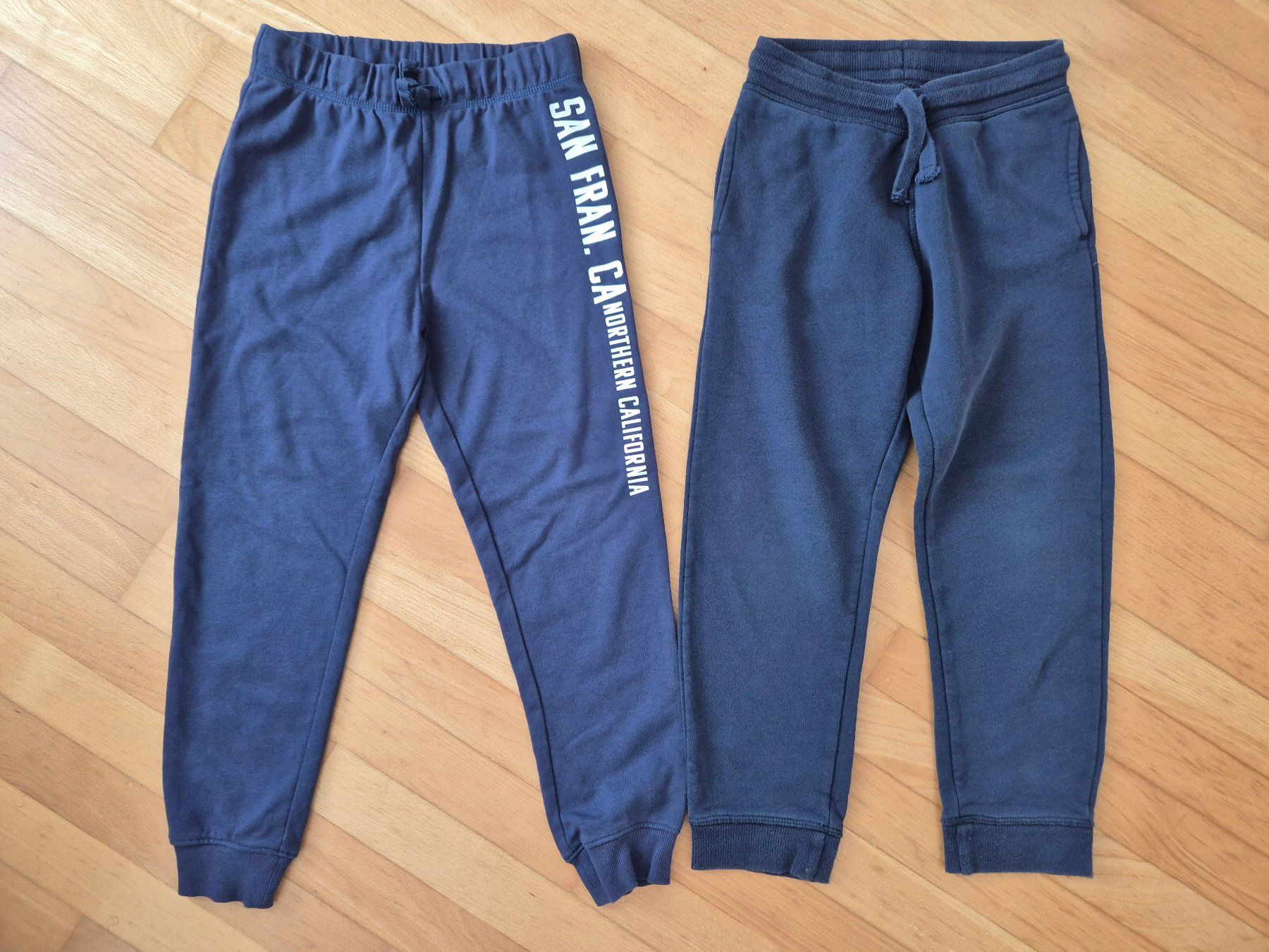 H&M Pantaloni: 2 Trainerhosen Grösse 128 H&M – Usato da Wittenbach venduto da MOW9