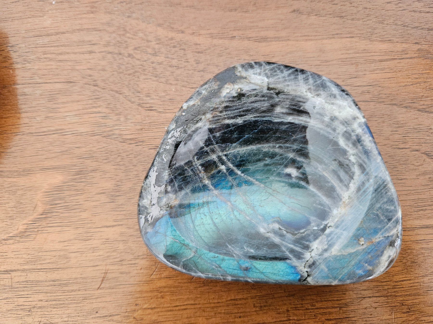 Minéraux & Lithothérapie: Dekoschale aus Labradorit – D'occasion à Naters par lampe123