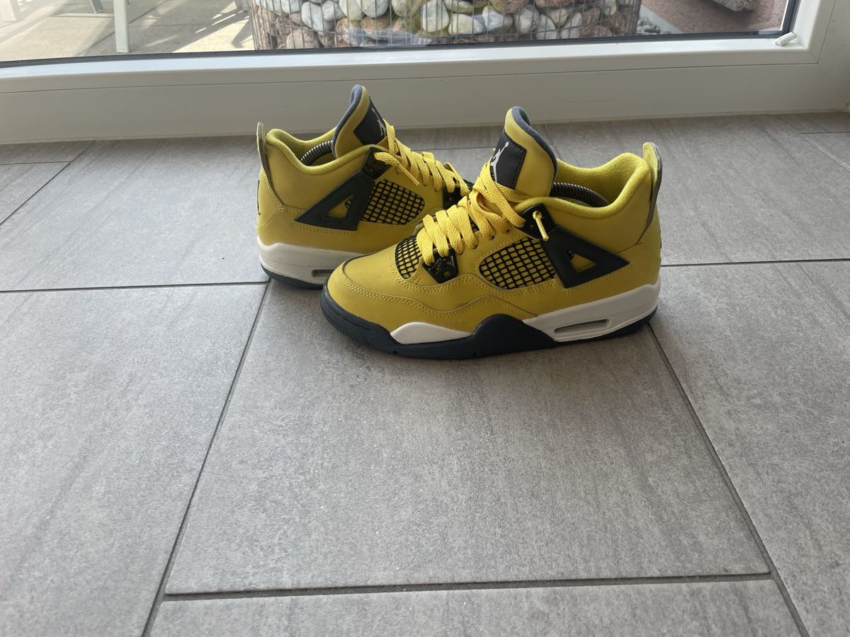 Jordan Herrenschuhe: Jordan 4 – Gebraucht aus Dompierre FR von matmath 2