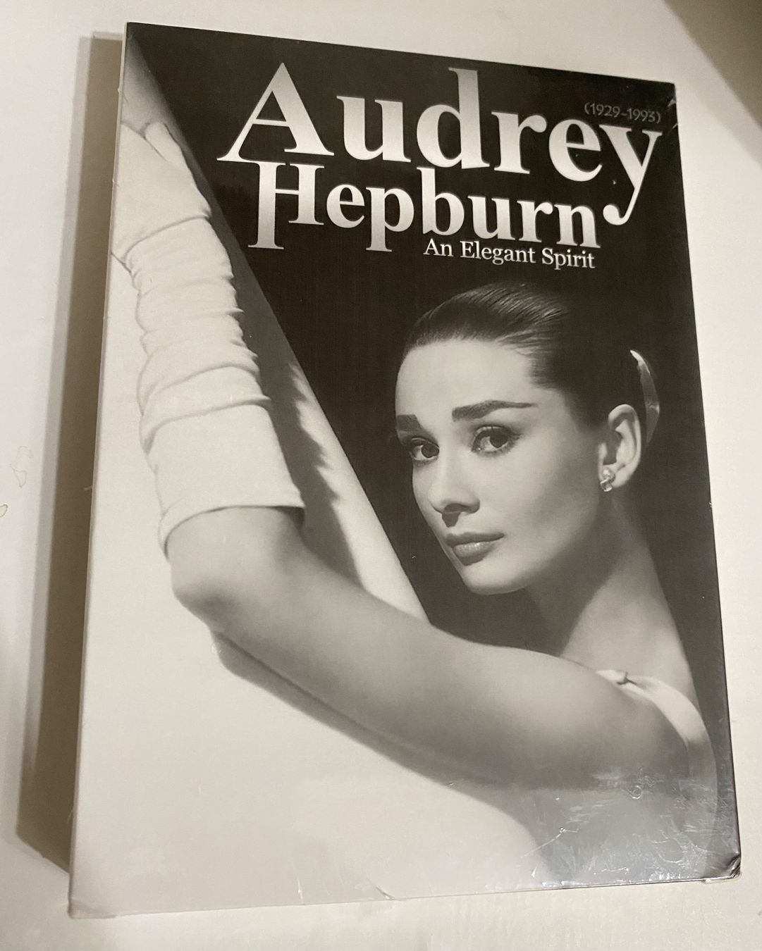 Foto & Immagini: Postcards Audrey Hepburn (30PCS) – Nuovo e nell'imballaggio originale da Collombey venduto da Cards07 2