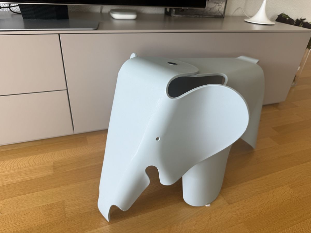Vitra Hocker: Vitra Elefant - Design Klassiker – Gebraucht aus Küssnacht am Rigi von GloryDays1984
