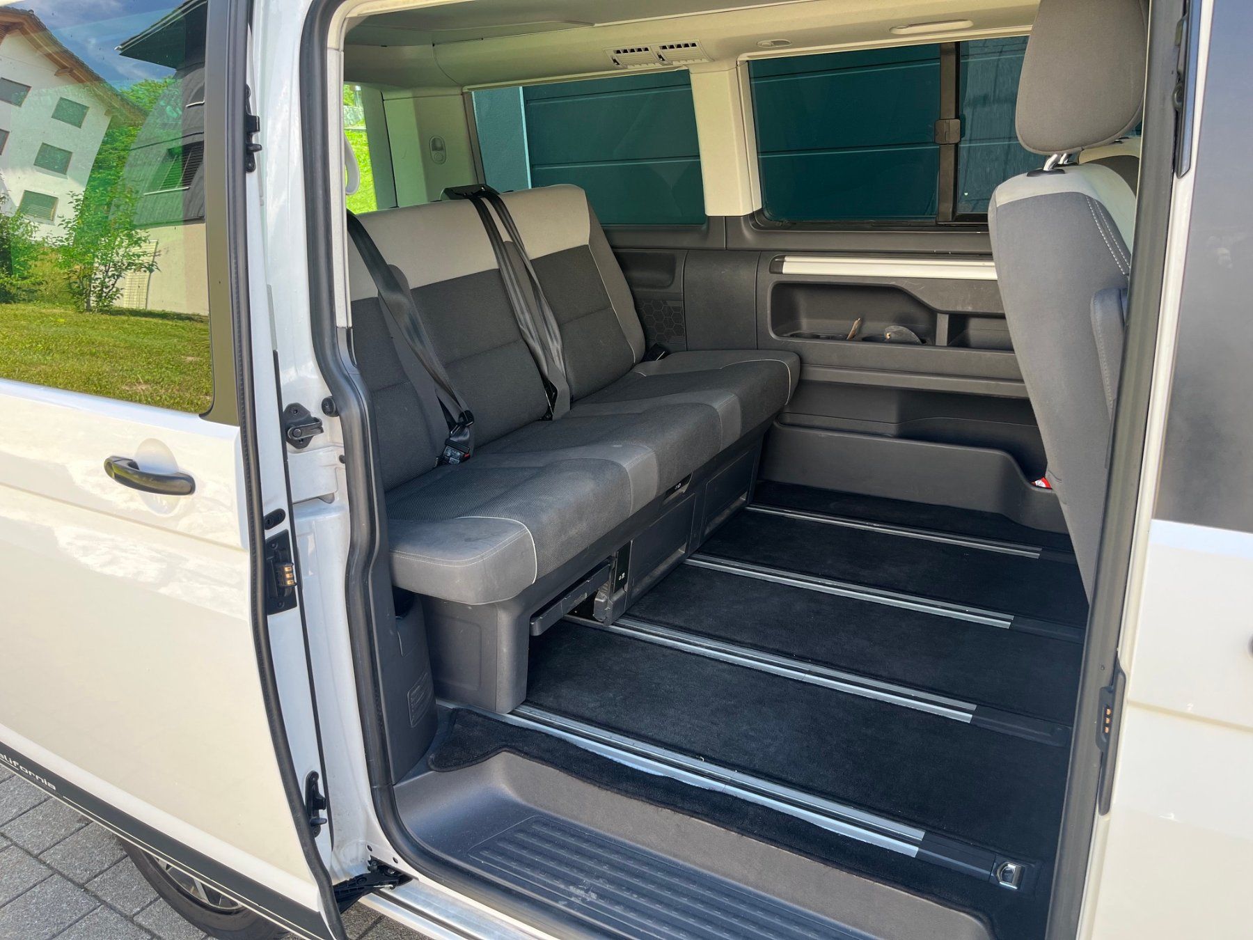 VW Camping Fahrzeuge: VW T5 California Beach 4 Motion – Gebraucht aus Obersaxen von Askas 6