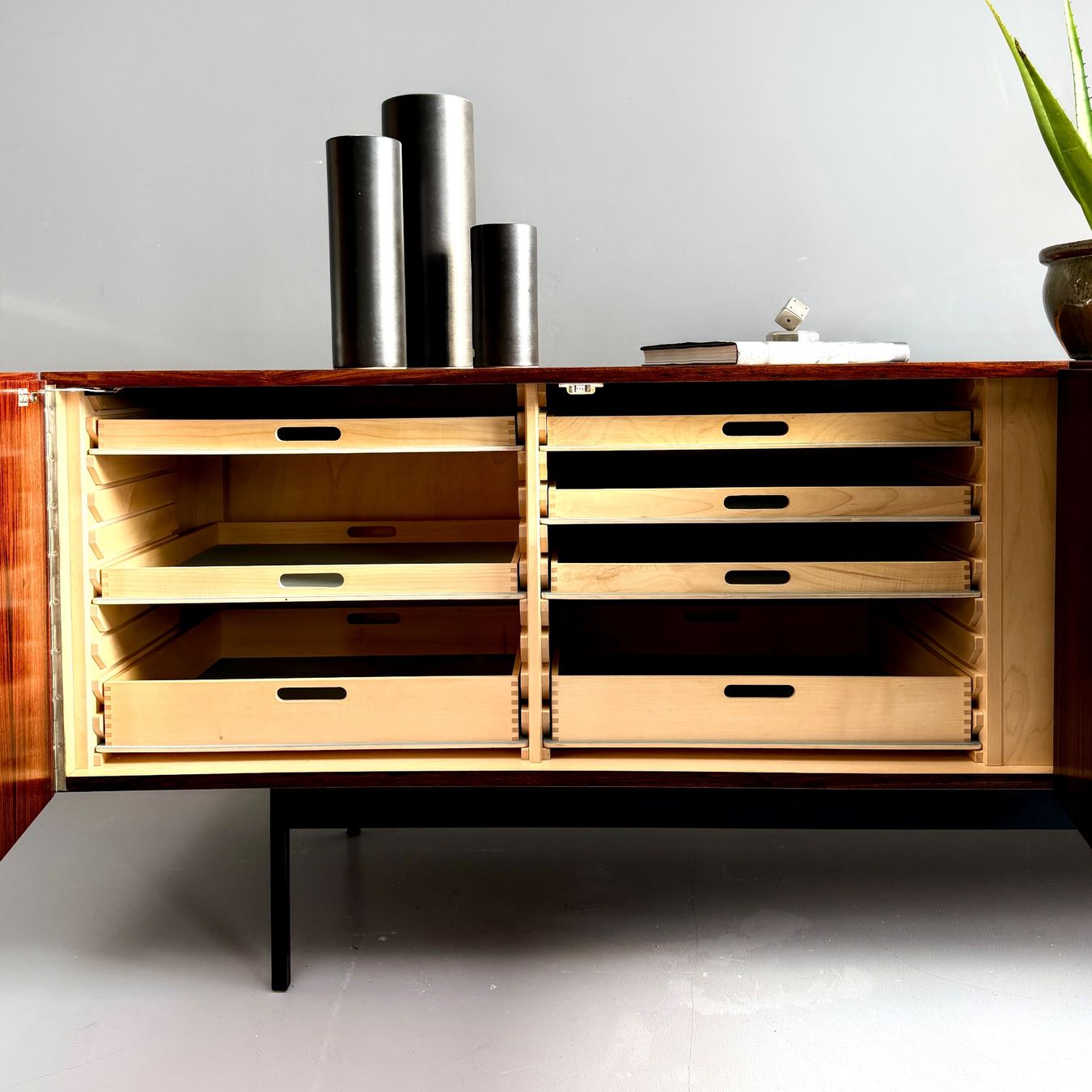 Credenze: Dieter Wäckerlin Sideboard B40 in Palisander, Idealheim – Usato da Uetikon am See venduto da StudioVintage 2
