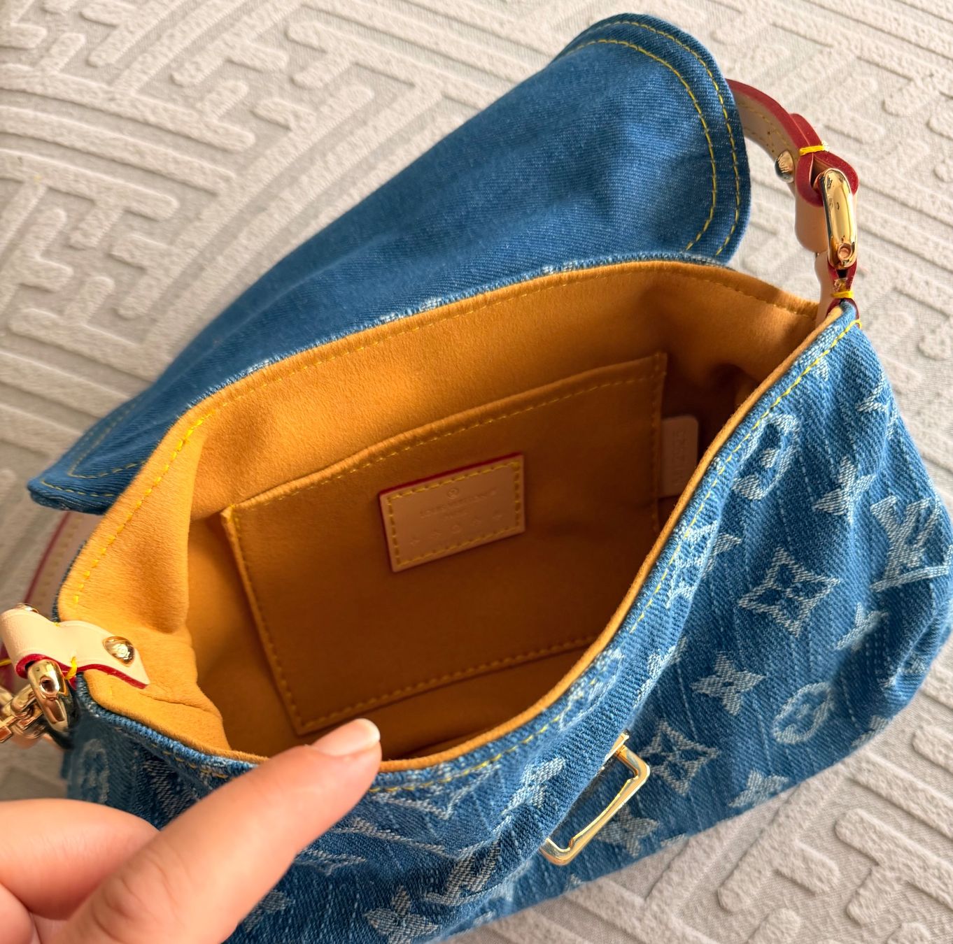 Sacs femmes: LV Denim Monogram Shoulder Bag – D'occasion à Rotkreuz par Brand-new11 2