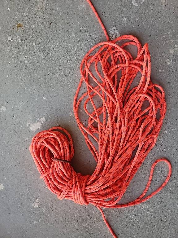 Corde di traino: SIMOND Corde à double d'escalade et d'alpinisme  – Usato da Aven venduto da menthe17 1