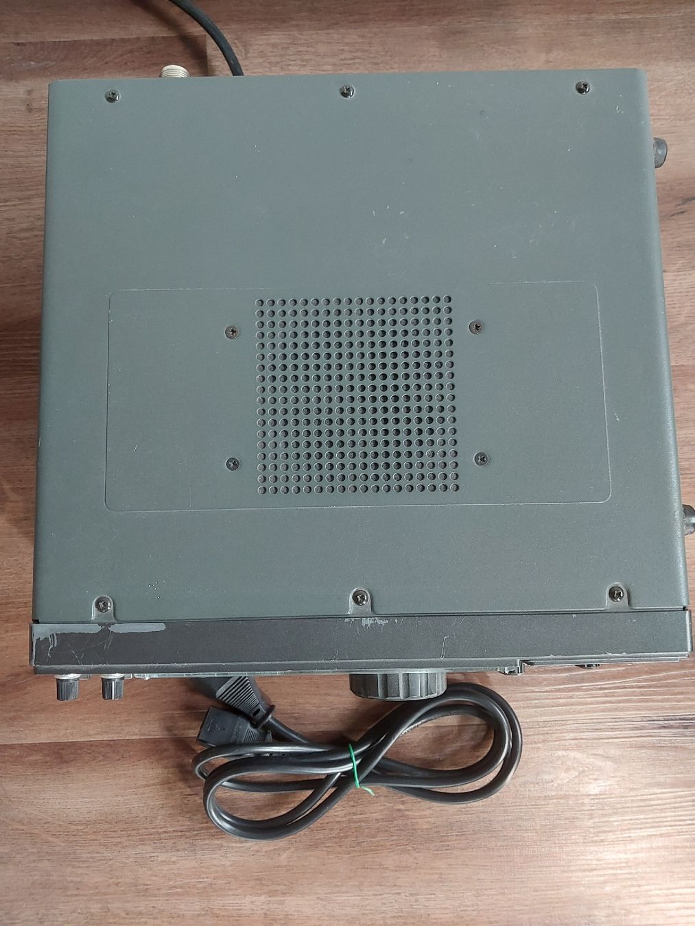 Icom Radiocomunicazione: Icom IC-R7000 Kommunikations-Empfänger – Usato da Eglisau venduto da HB9ELV 1