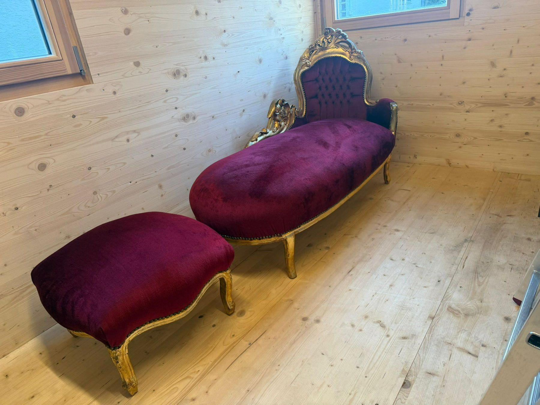 Sedie a sdraio: Récamiere Rot / Liege mit Hocker, Barock Stil – Usato da Kloten venduto da vondoo 1