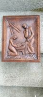 Holzrelief, geschnitzt: Handarbeit