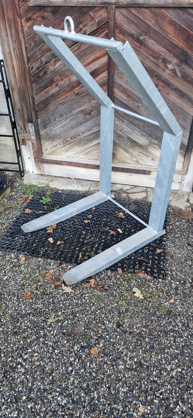 Gru: fourche à palette pour grue/ kran Palettgabel – Usato da St. Ursen venduto da cpi23 1