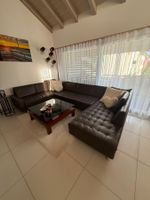 Ecksofa braun Leder mit Glas-Couchtisch