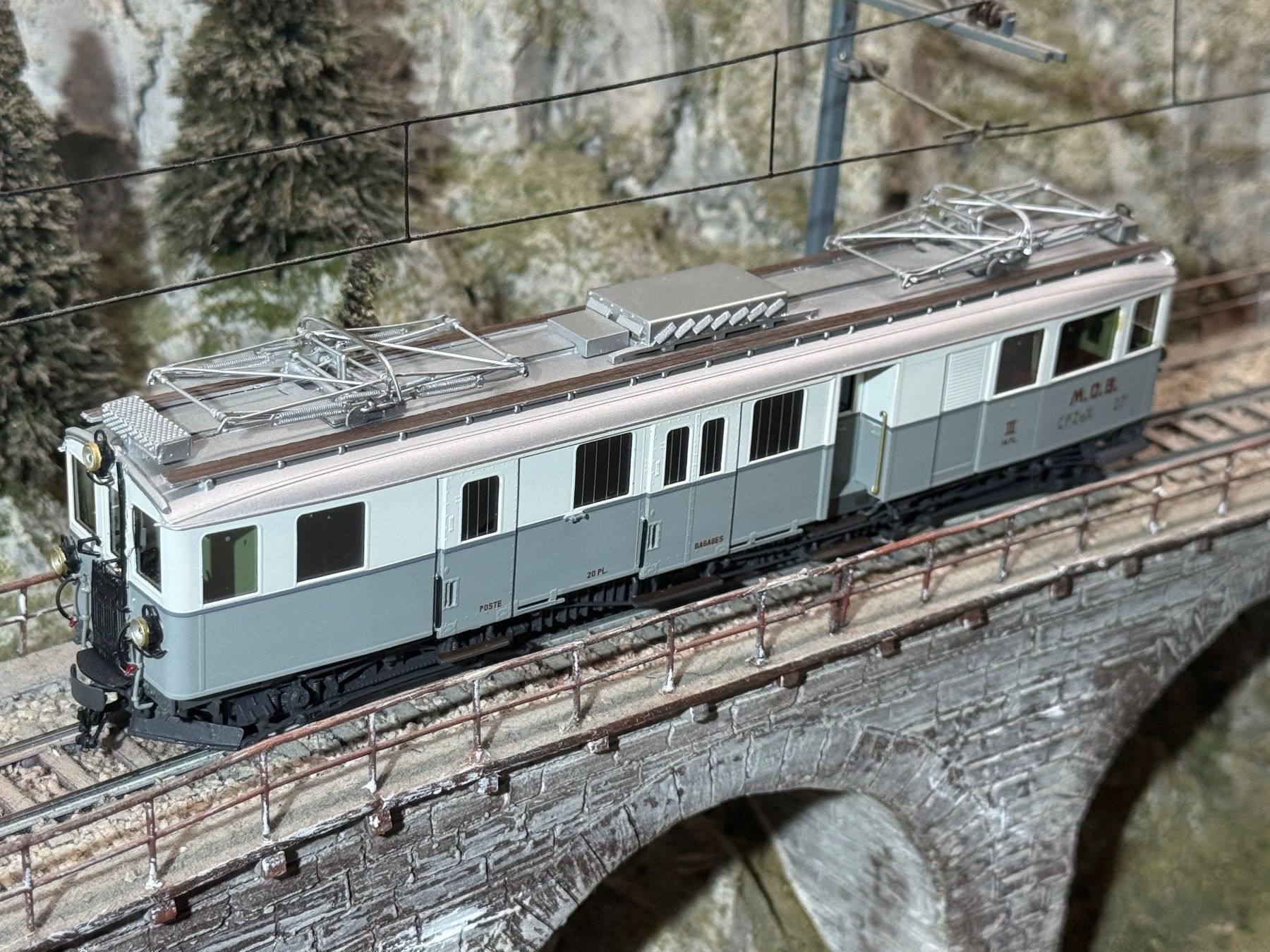 Lemaco Modelleisenbahnen: Lemaco / MOB- Triebwagen CFZe 4/4, No: 27 – Gebraucht aus Krummenau von ferrotech 7