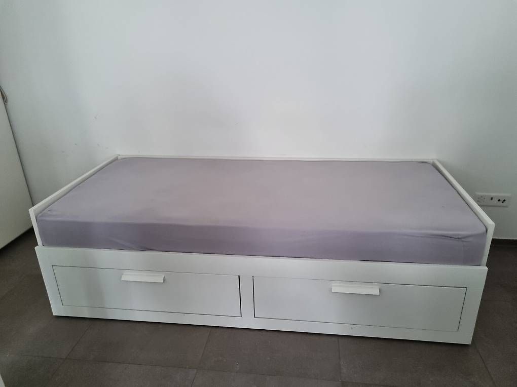 Lits: Bett mit Matratze – D'occasion à Küssnacht am Rigi par mis_skz5