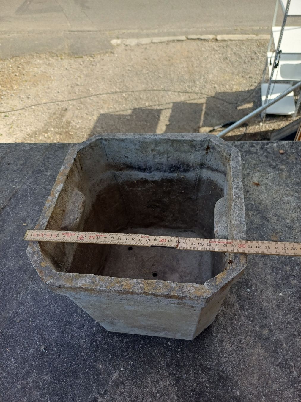 Eternit Vasi per fiori: Eternit Blumentopf – Difettoso da Wangenried venduto da Recycler94 8