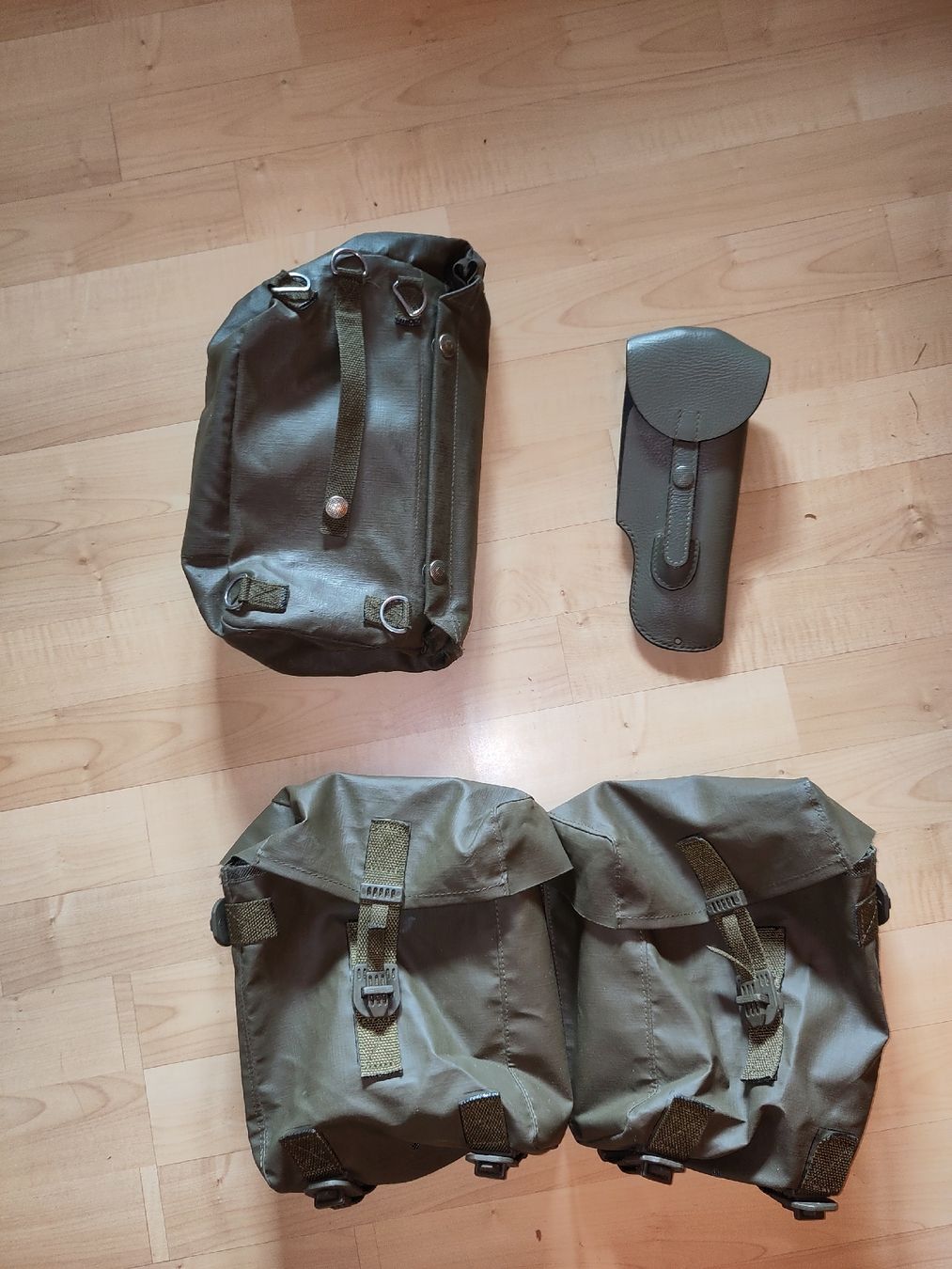 Schweizer Armee Borse: Schweizer Armee Material – Usato da Feldis/Veulden venduto da 94BAM 3