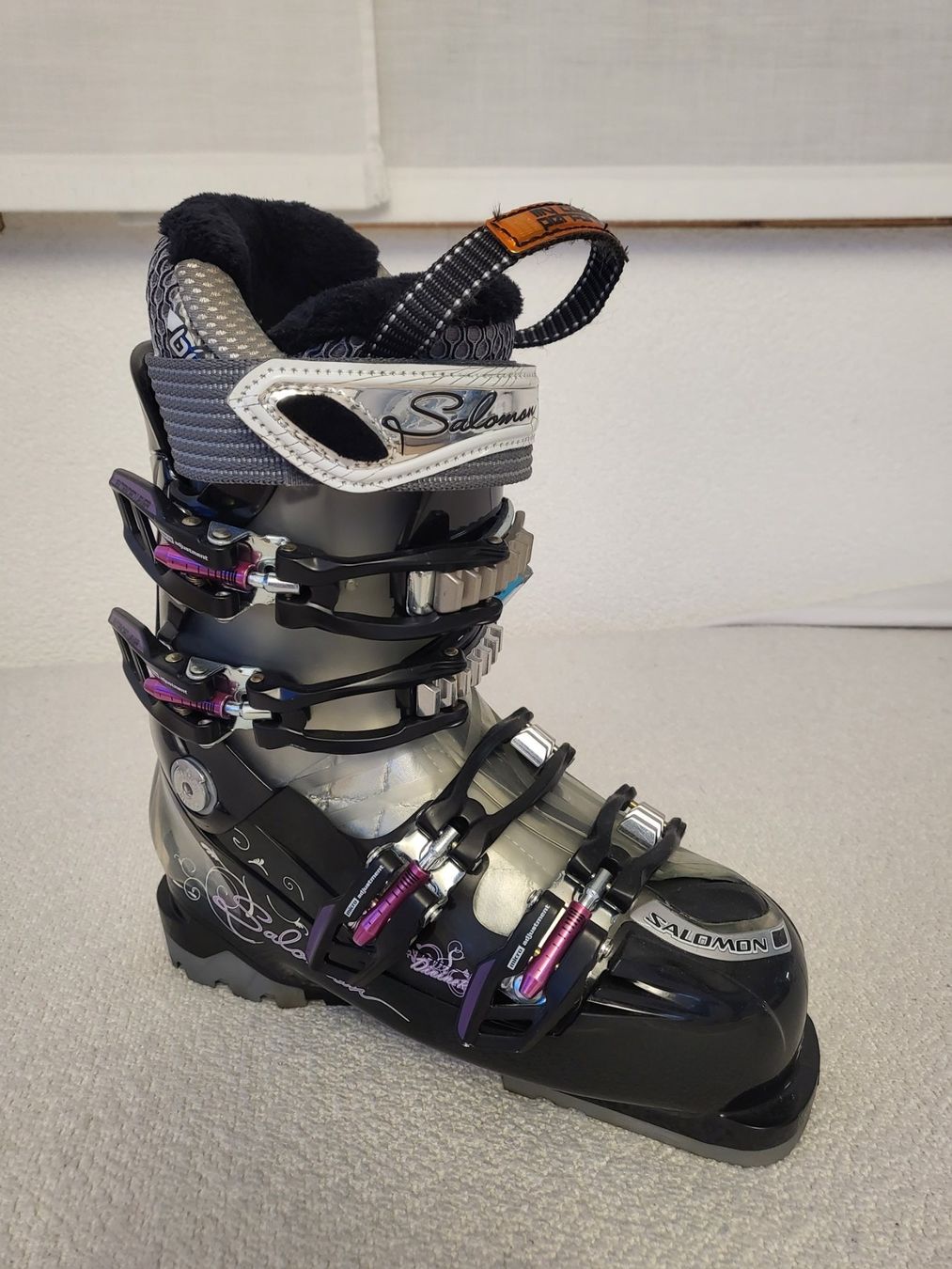 Salomon Damenschuhe: Salamon Skischuh ab 13 Jahre – Neu (gemäss Beschreibung) aus Oberdorf BL von Pepsi05