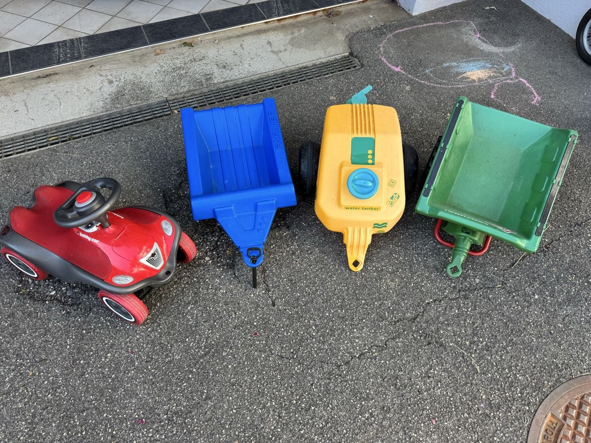 Veicoli per bambini: Bobycar mit drei Anhänger – Usato da Oberbuchsiten venduto da enz_rqh5