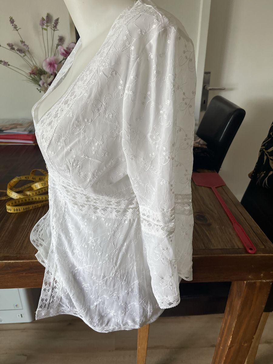 Tuniche: Blouse blanche dentelle Lino Tesini taille 40 NEUVE  – Nuovo (secondo la descrizione) da Kloten venduto da Vermicelles 1