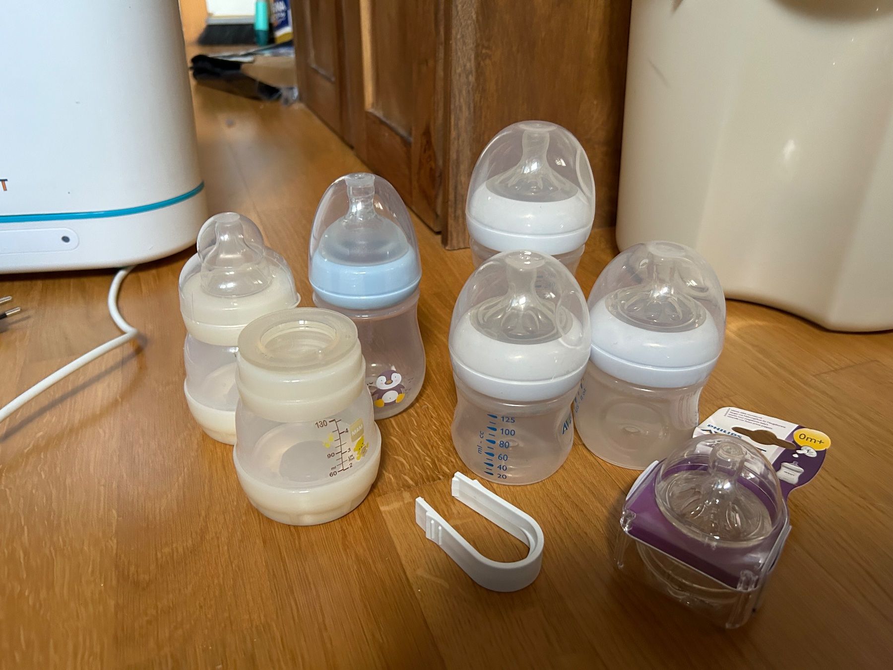 Pasti del neonato: Philips Avent Sterilisator und Fläschchen – Usato da Wengen venduto da AnisWoe95 2