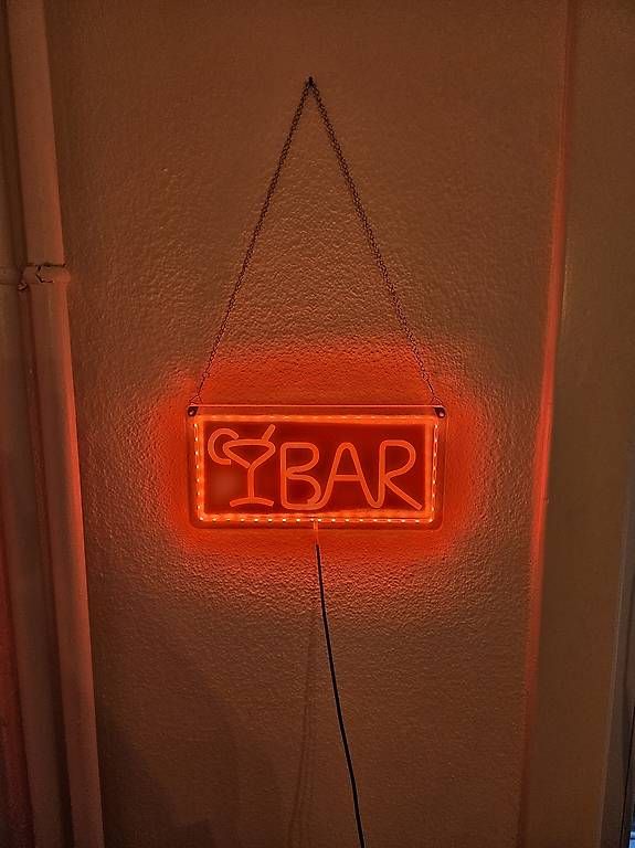 Tutte le decorazioni: Neon Sign "BAR" – Usato da Bern venduto da Holy_Oli 2