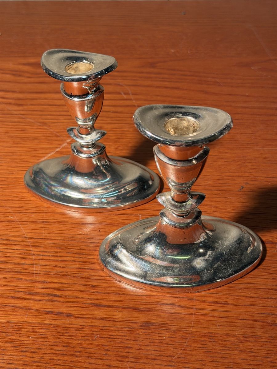 Portacandele: Vintage Silver Plated Candlestick Holders mid century – Usato da Lausanne venduto da vas_mbk2