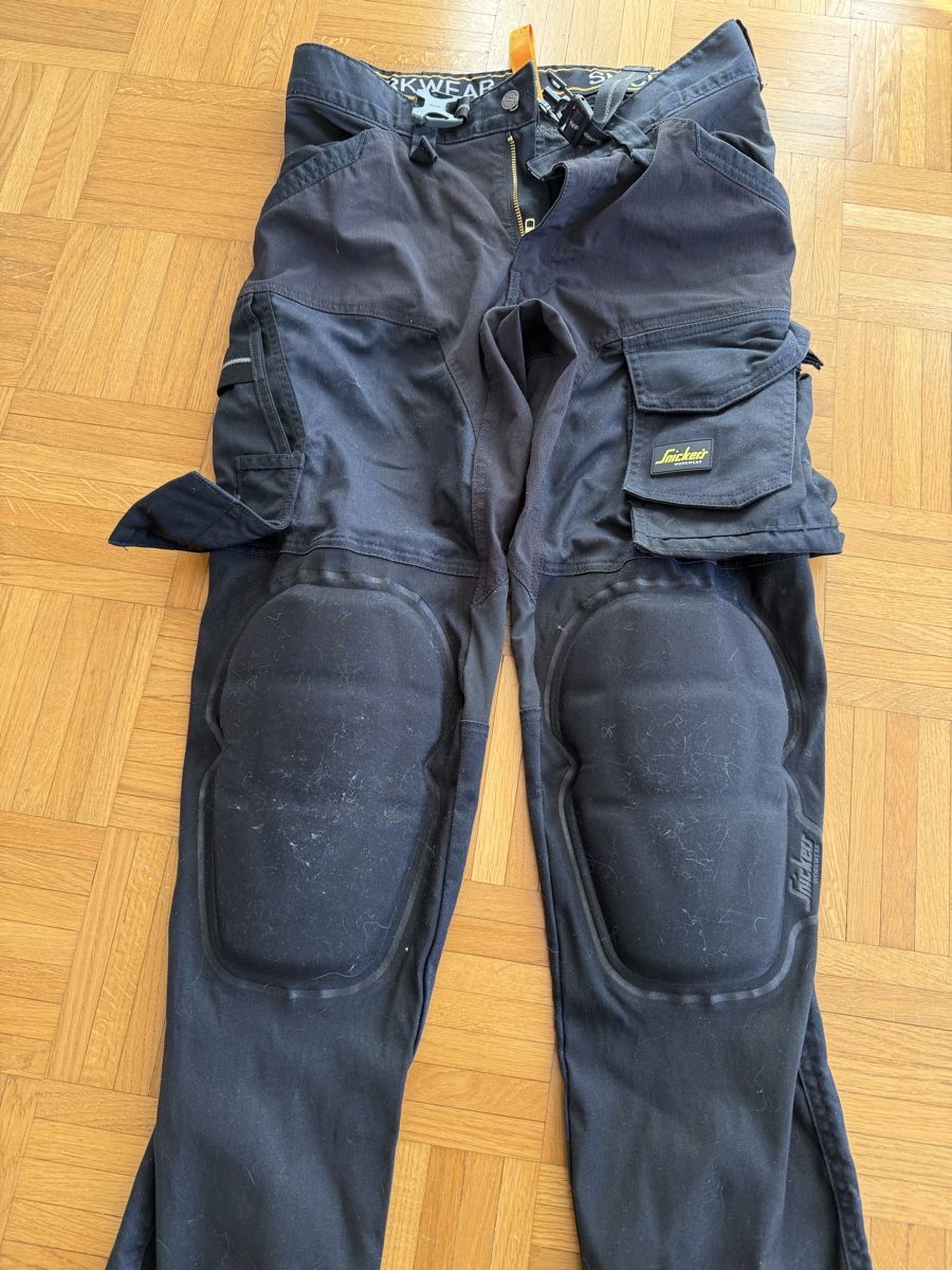 Pantaloni: Pantalon snickers genouillères intégrées – Usato da Epalinges venduto da jul_zx9q