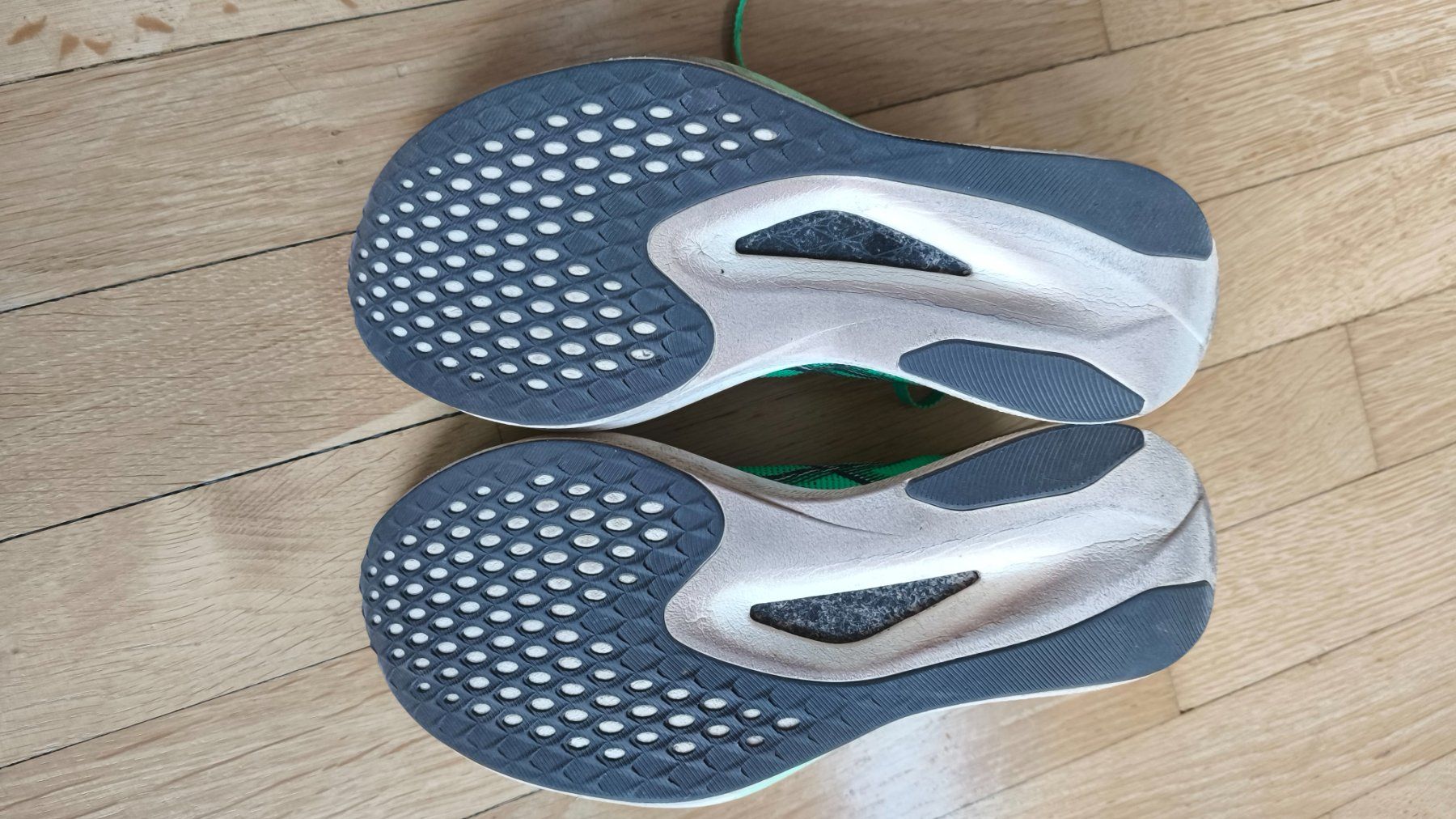 Asics Herrenschuhe: Asics Magic Speed 5 - Grösse 44.5 – Gebraucht aus Zürich von Pistill1000 3