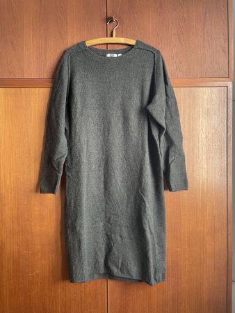 UNIQLO Strickkleid grau Groesse S guter Zustand