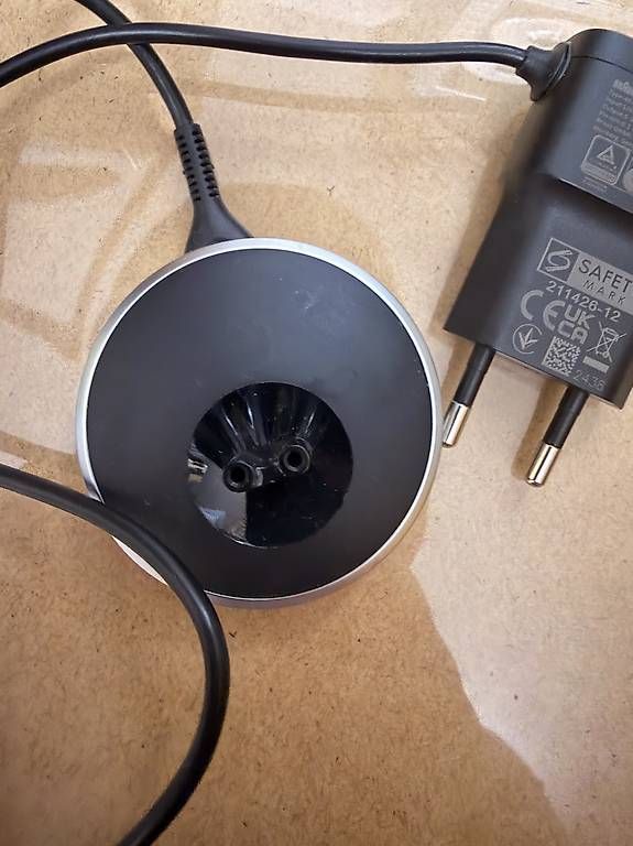 Sonstige Dekorationen & Accessoires: Original NEU Braun Ladeständer Type 5810  – Gebraucht aus Hitzkirch von DM_7 1