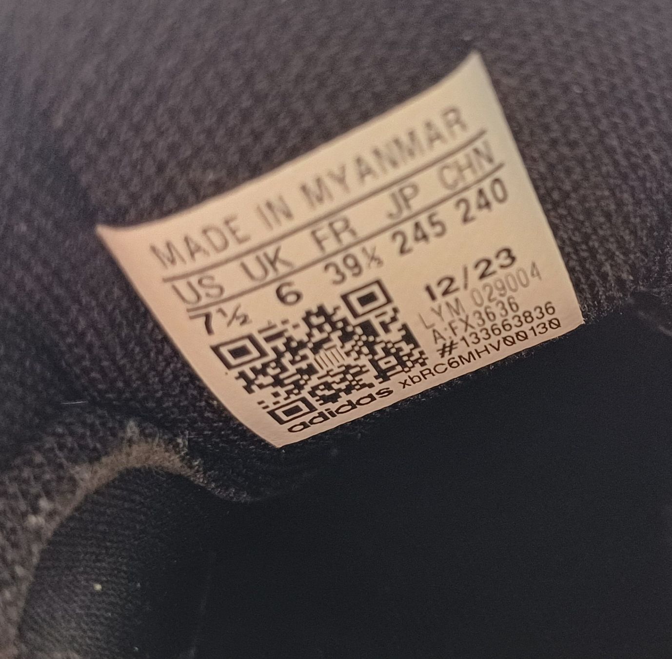 Adidas Scarpe da uomo: ADIDAS Hallenschuhe Gr. 39.5 – Usato da Stallikon venduto da Melin08 3