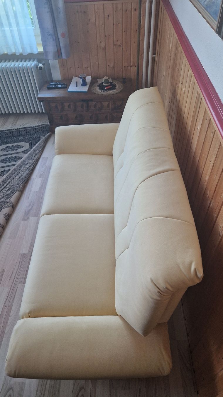 Sofas: Sofa Zweisitzer Gelb / Hellgelb – Neu (gemäss Beschreibung) aus Regensdorf von ine_5yys 1