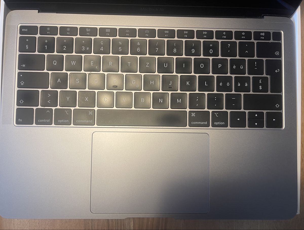 Apple Portables: MacBook Air 13.3 – D'occasion à zürich par maulwurf53 4