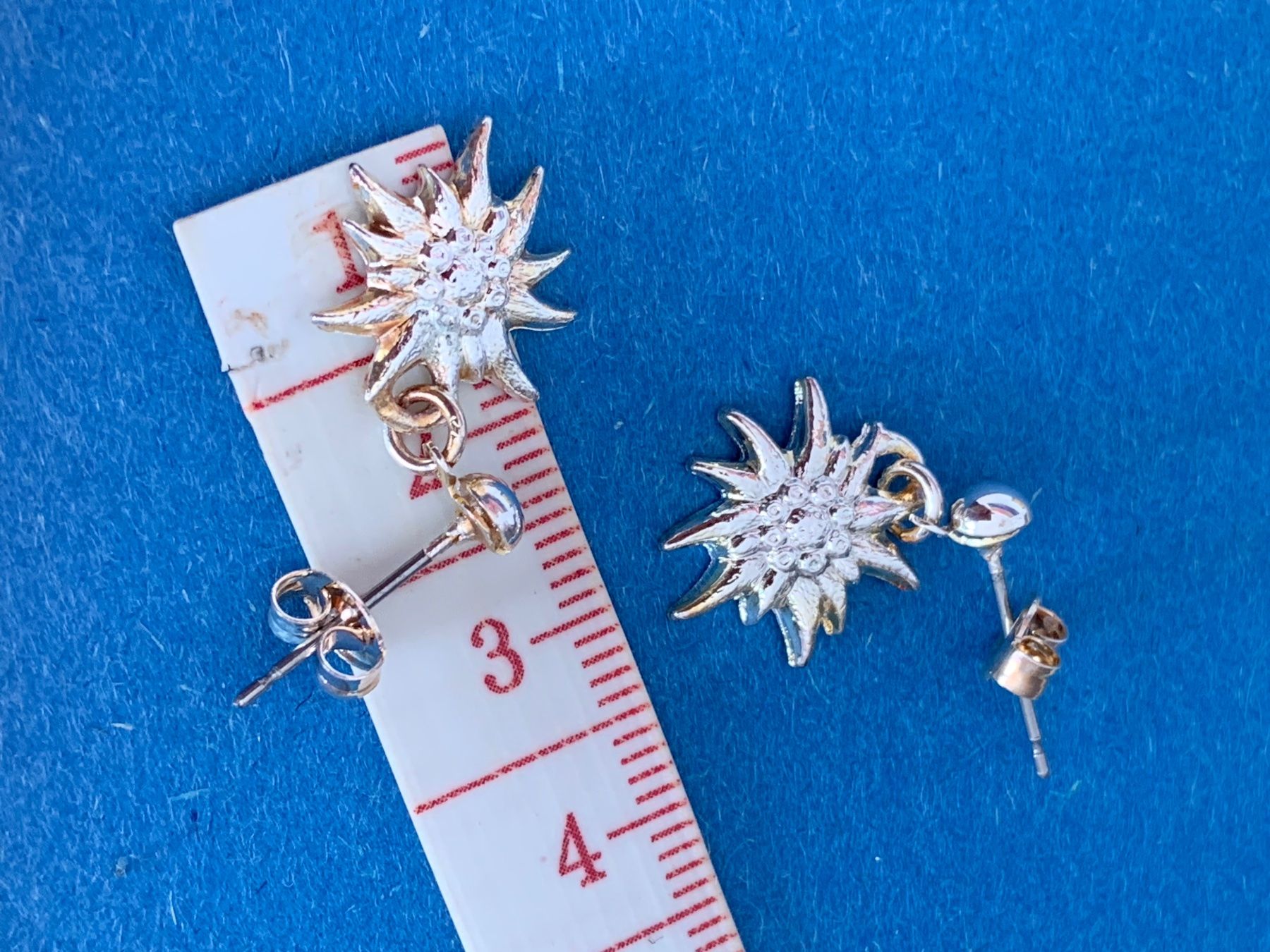 Orecchini pendenti & Orecchini a lobo: Ohrenplämper Edelweiss (Stecker) – Usato da Dittingen venduto da Bijoubelle 3