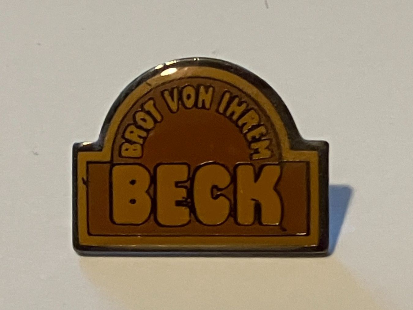Placchette & Badge: Pin Brot vom Beck – Usato da Basel venduto da djwwpp
