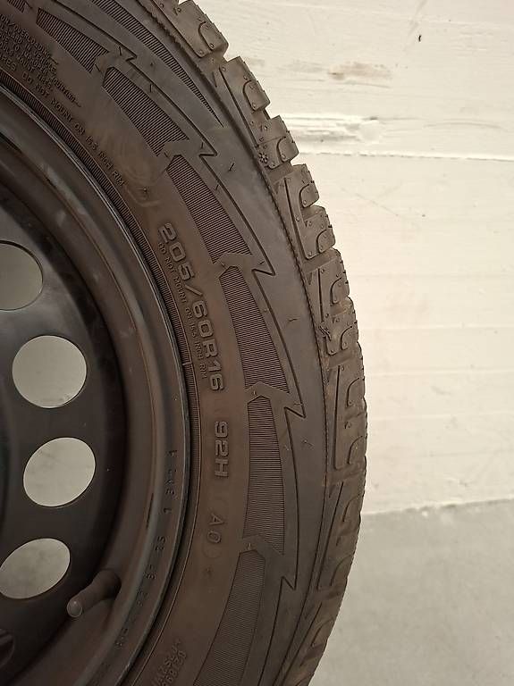 Pneumatici & Ruote complete: Winteräder Goodyear 205/60 4x – Usato da Birsfelden venduto da joe_26c6 2