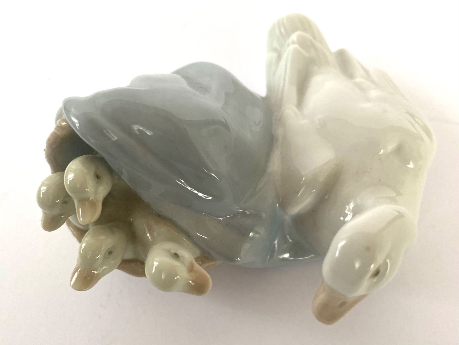 Lladro Statuette: Llardo Gans mit jungen Gänsen im Korb – Usato da Oftringen venduto da Wiggiwave 3