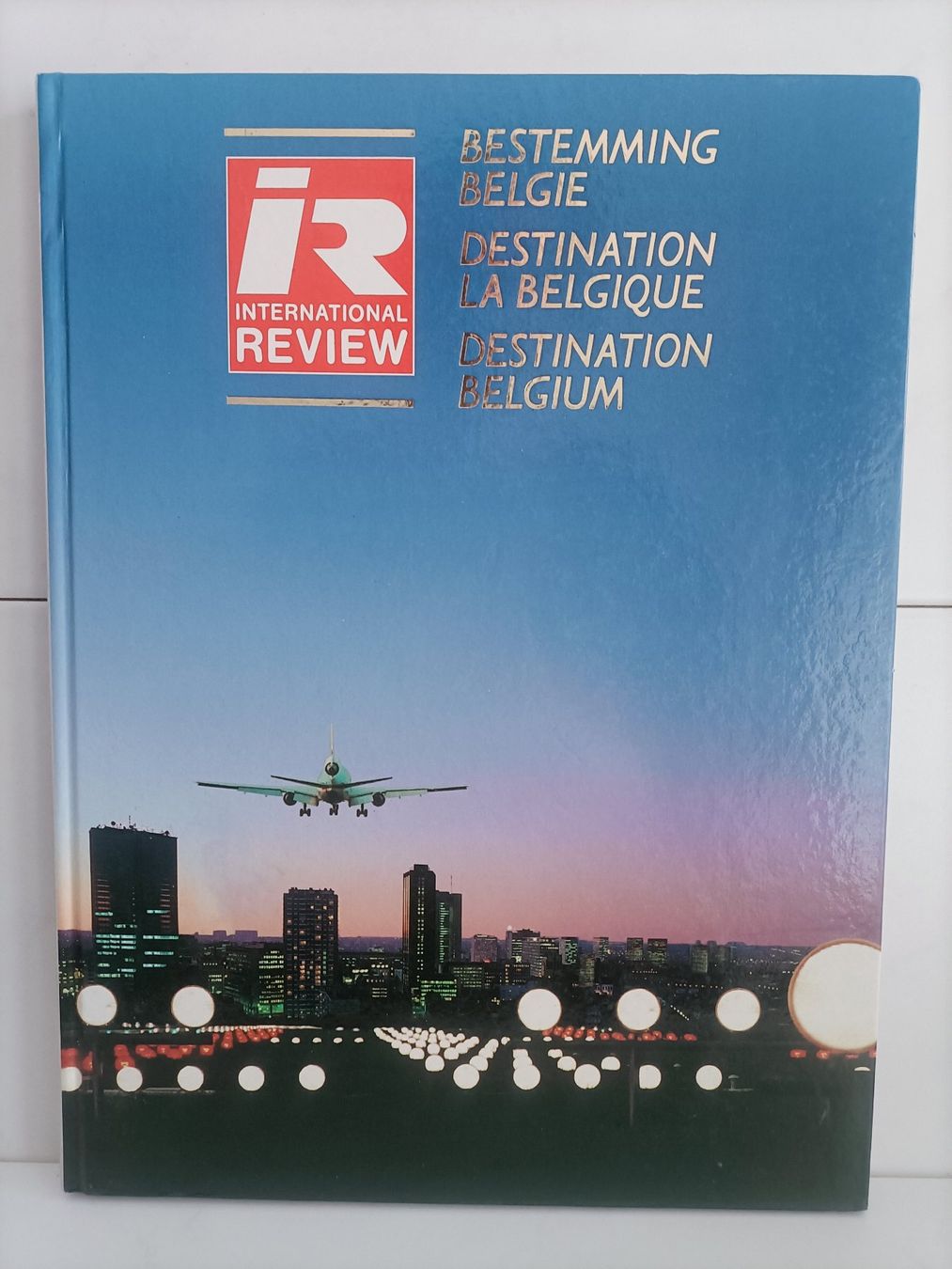Livres: Destination la Belgique / Michael J. Phillips / Internationa – D'occasion à crans montana par AB3963