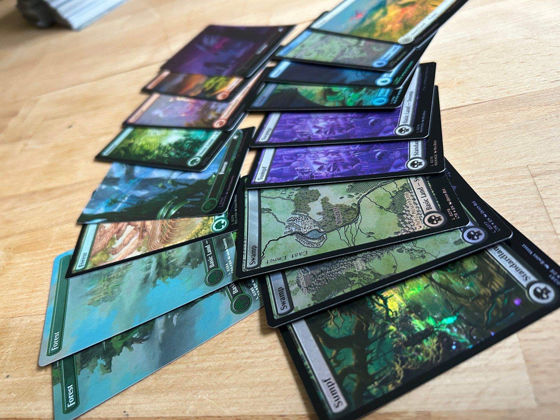 Magic The Gathering Carte collezionabili: Magic: The Gathering - 17 Foil Full Art Basic Lands – Usato da Aarau venduto da Maclovio 2