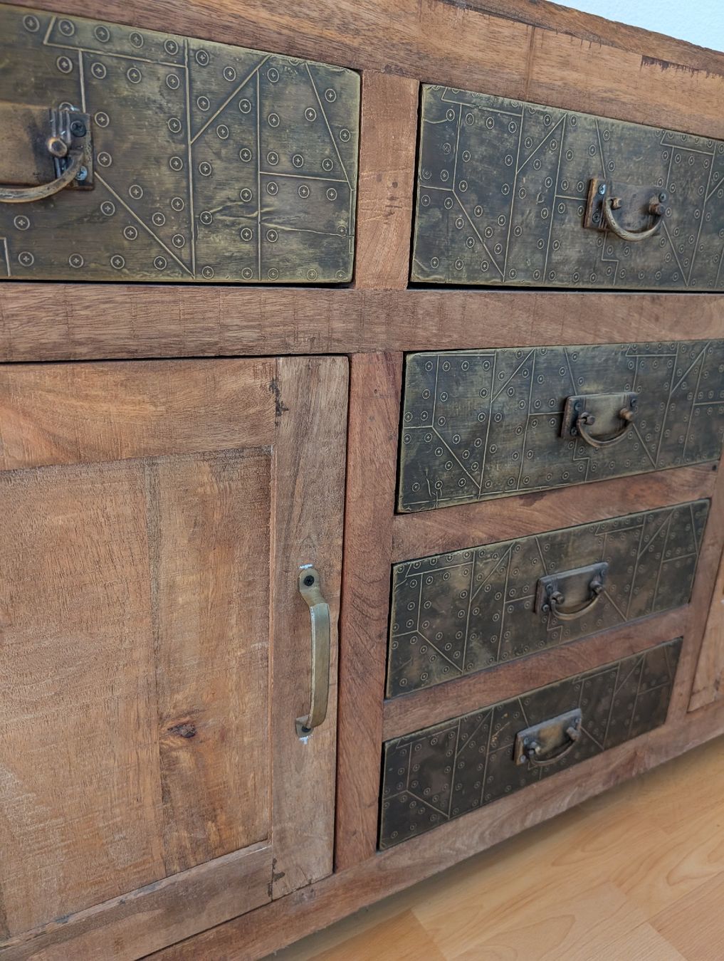 Kommoden: Sideboard Mangoholz massiv  – Gebraucht aus Pratteln von mauu 1