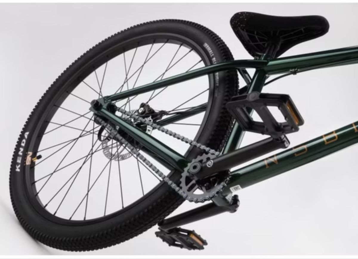 Biciclette: NS Bikes Dirt Jumper Bicycle Green New – Usato da La Chaux-de-Fonds venduto da CRUSH 1