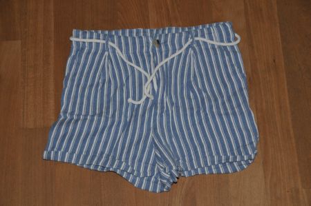 leichte kurze Hose, Gr. 152 - top Zustand