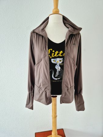 JACKE ADIDAS S TAUPE FARBEND FITNESS,  TOP ZU HOSE SHORTS