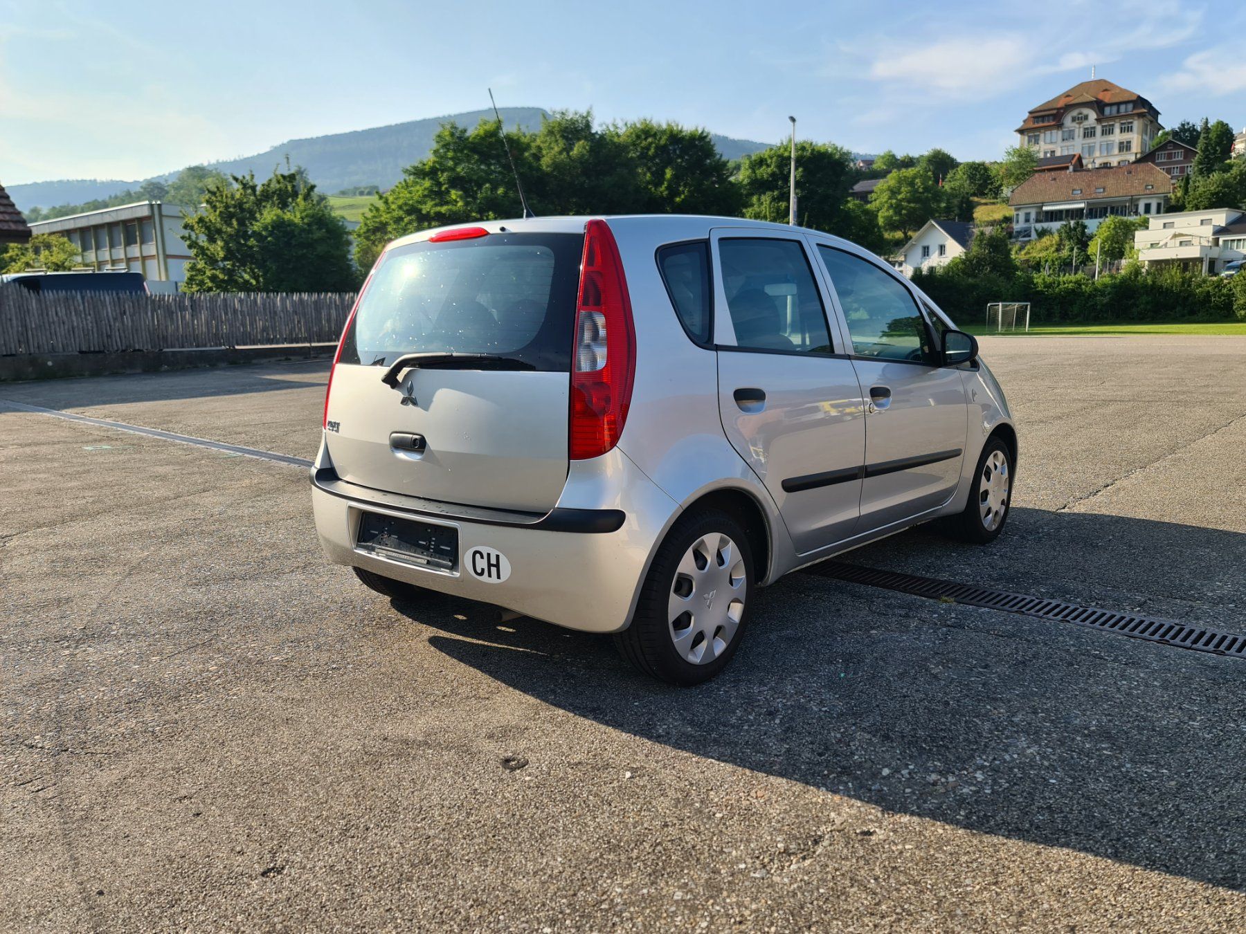 Mitsubishi Automobili: MITSUBISHI Colt 1.3 16V Invite – Difettoso da Mümliswil venduto da bet_62ps 4