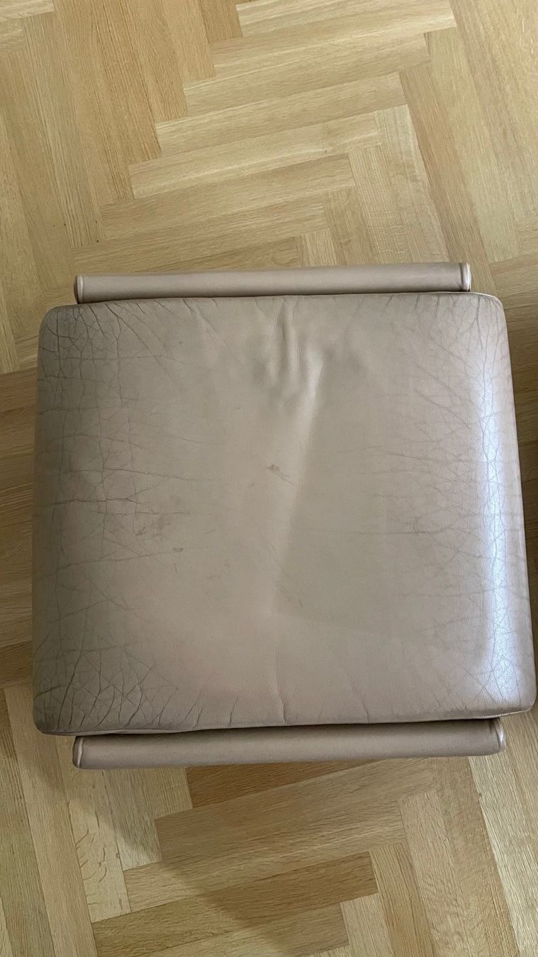 De Sede Divani: De Sede Sofa Gruppe 3er + 2er + Sessel mit Hocker – Usato da Zürich venduto da 4claudi 9