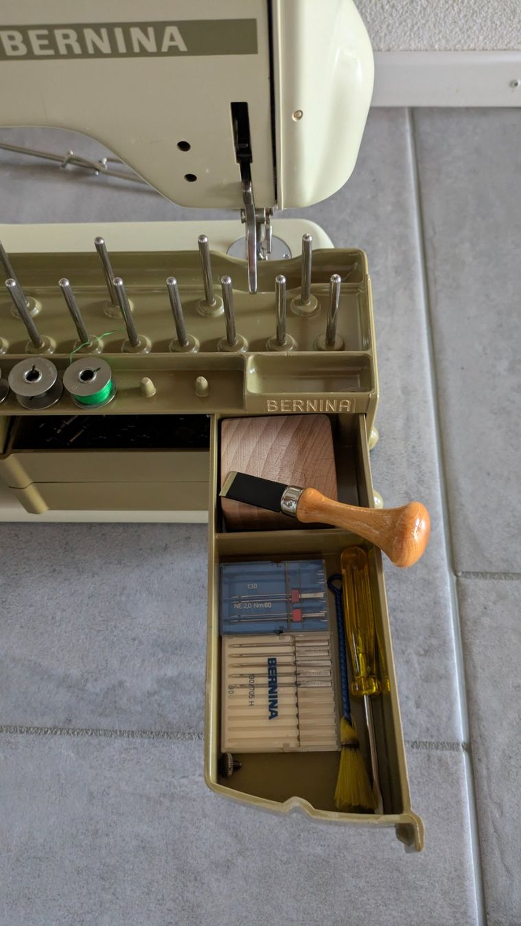 Bernina Macchine da cucire: Machine à coudre Bernina Record 530-2 – Usato da Estévenens venduto da Rockingirl 5